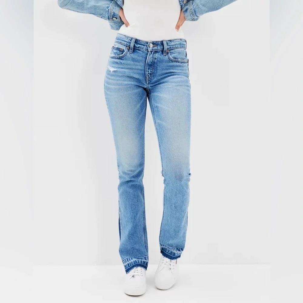 NWT American Eagle Denim Jeans 90s Low Rise Kick Two Tone Blue Mid Wash Size 2​​ - Picture 5 of 13